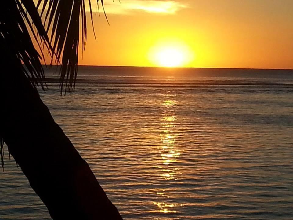 ホテル Sunset Palms ラロトンガ島 部屋 写真