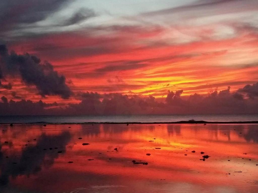 ホテル Sunset Palms ラロトンガ島 エクステリア 写真